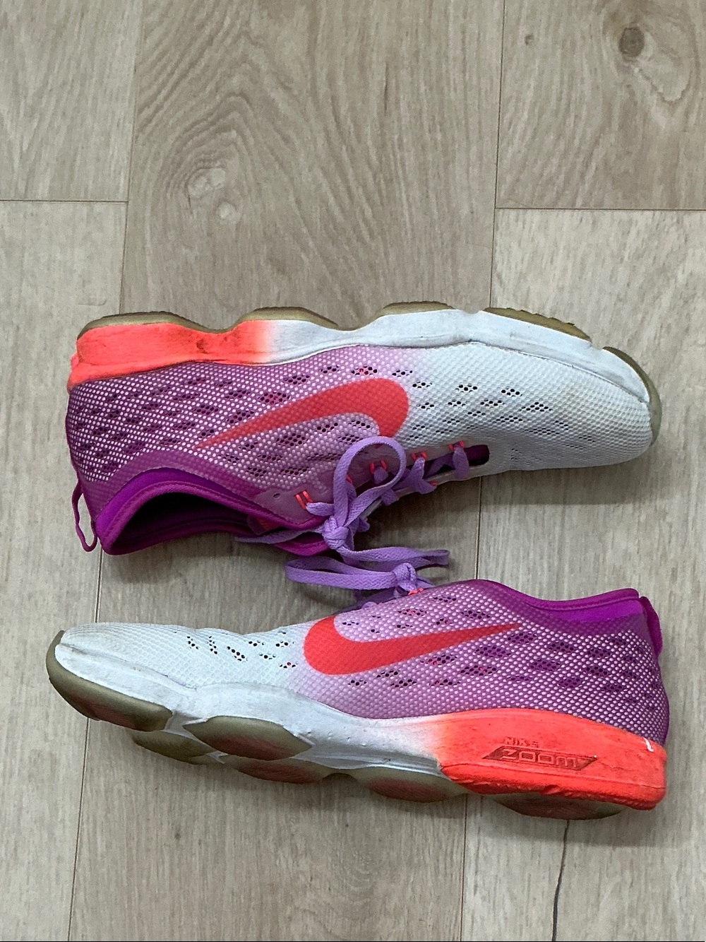 Nike Womens Zoom Fit White Sneakers with Purple Trim and Orange Swoosh - Picture 3 of 4